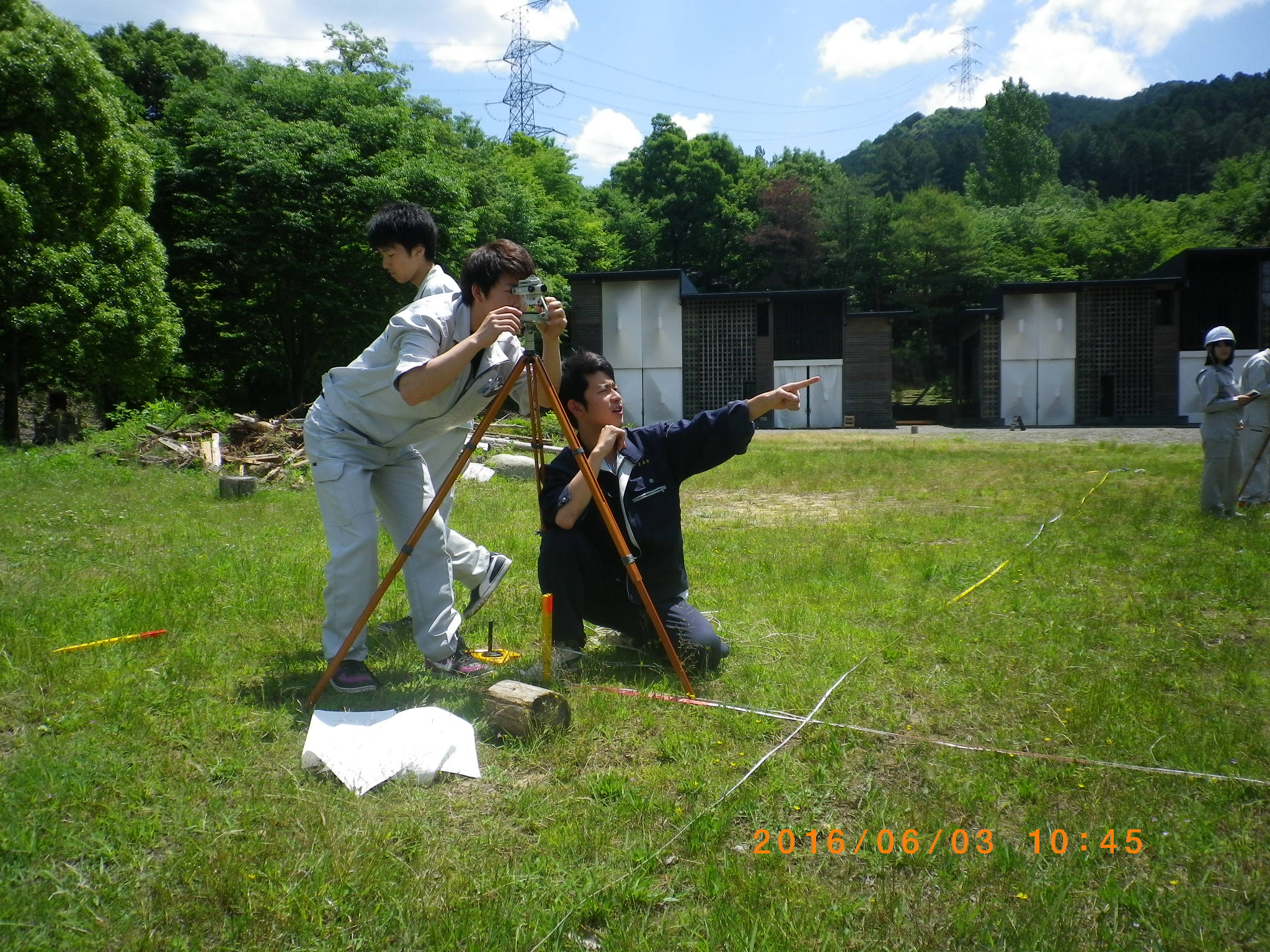 測量 森林測量の基本はコンパス測量 その1 岐阜県立森林文化アカデミー 測量 森林測量の基本はコンパス測量 その1 岐阜県立森林文化アカデミー