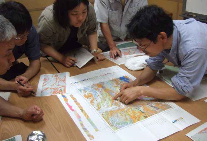 自然を読み解き調査・保全できるスキルを身につける