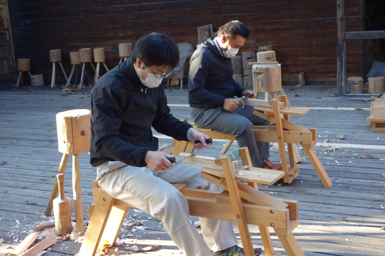 けずり馬にて削る