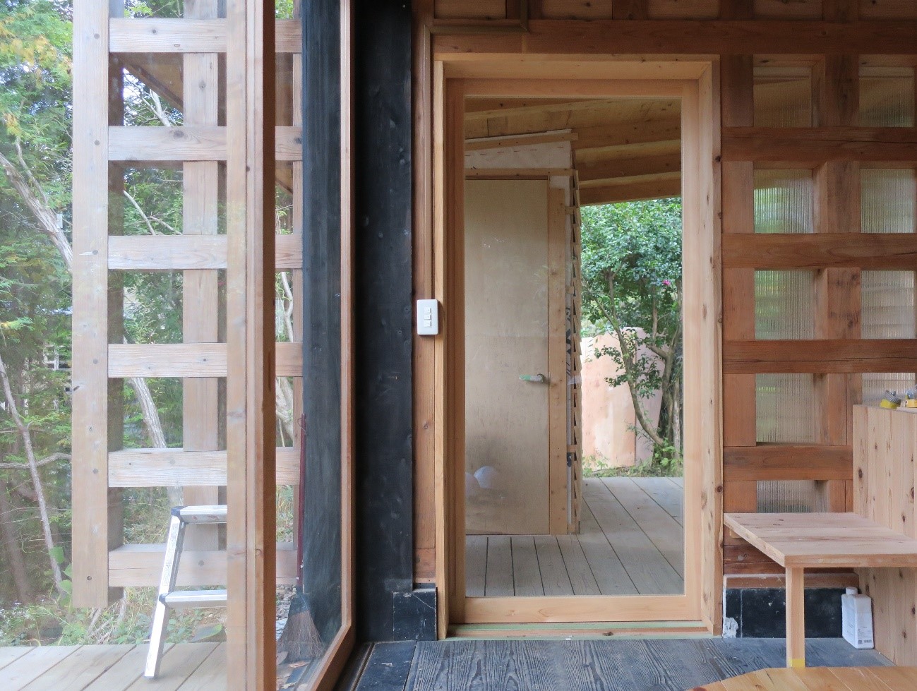 建物のだるまの目 「建具」（みどりのアトリエ建築日誌9） : 岐阜県立 