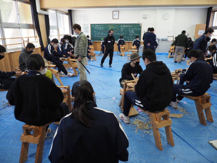 中学校でのグリーンウッドワーク