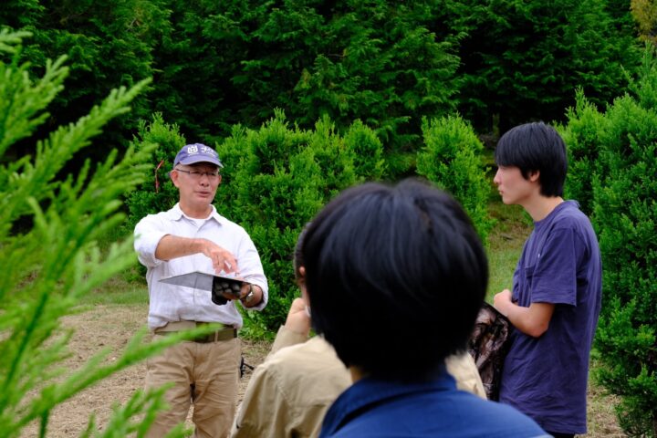 伊佐治先生による施設の説明