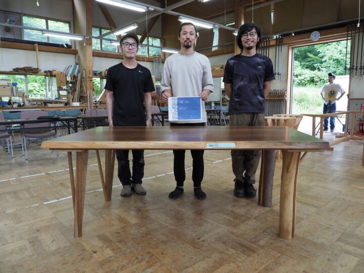 入賞作品とデザインした学生