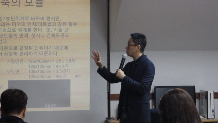 キム・ビョンフン氏(通訳)