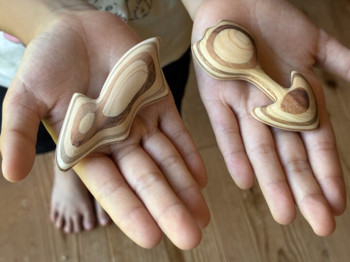 作品のサイズ感は手のひらにのるくらいです。