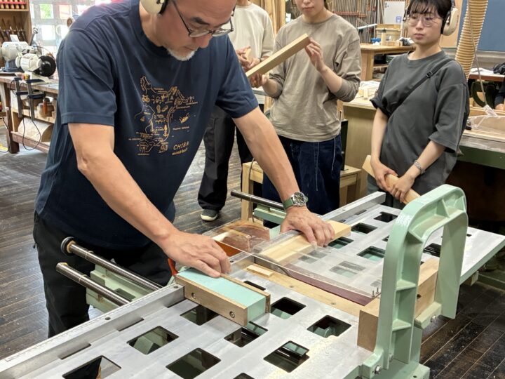 1/10㎜の精度を求める作業を体験します