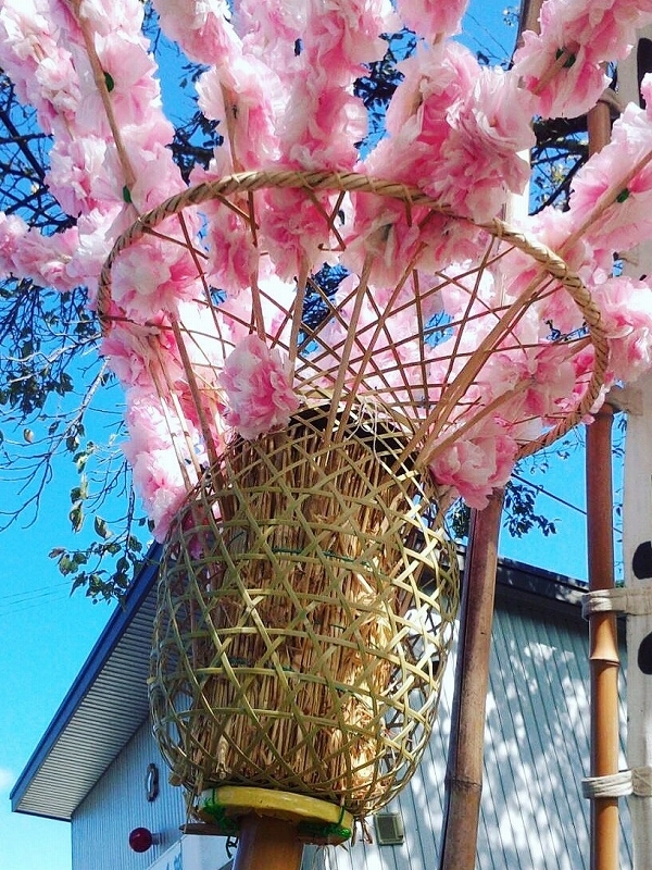 明宝白山神社の祭礼の籠